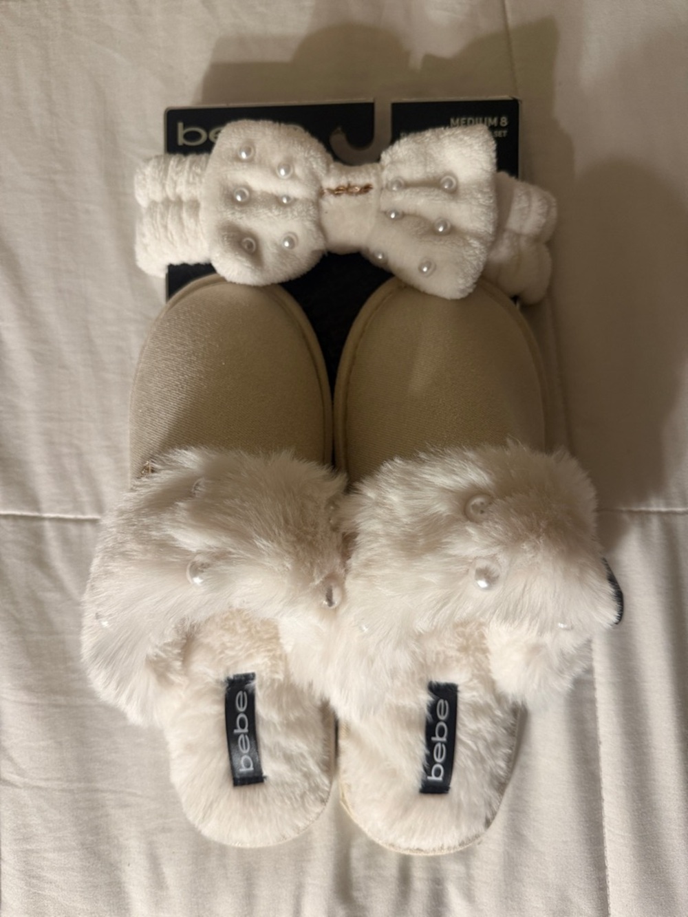 ✨bebe Ivory Faux Fur Pearl Slide Slippers ✨